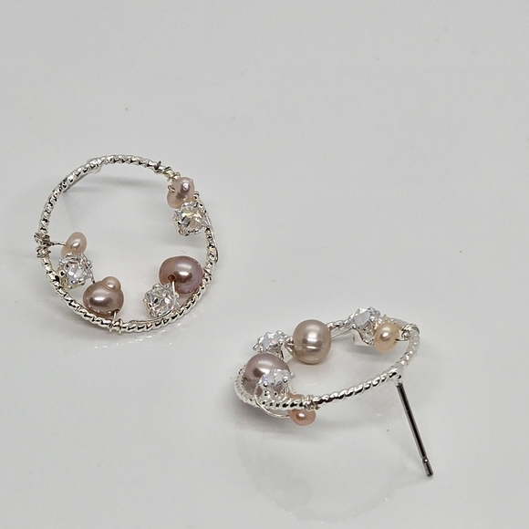 Silver Tone Cream Pearl and Crystal CZ? Earrings - Picture 12 of 16